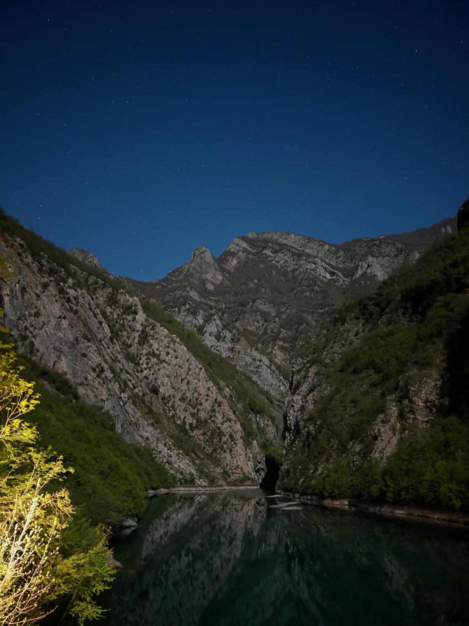 Riverside Komani Lake Exterior foto