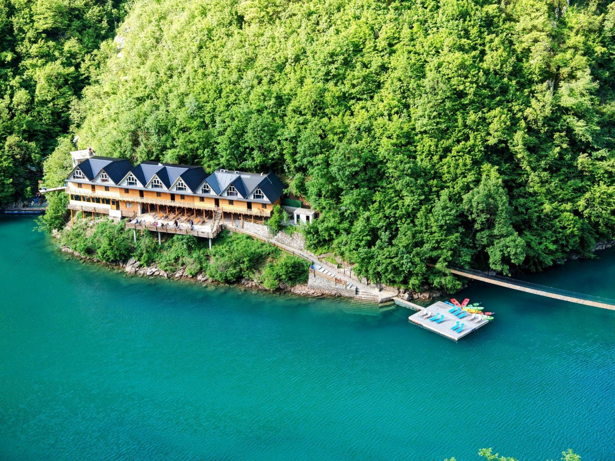Riverside Komani Lake Exterior foto